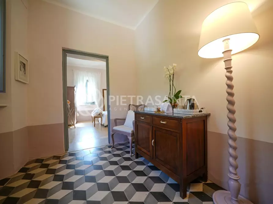 Immagine 50 di Villa in vendita  a Camaiore