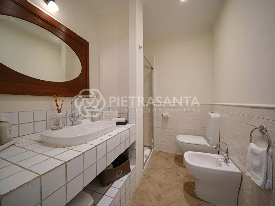 Immagine 54 di Villa in vendita  a Camaiore