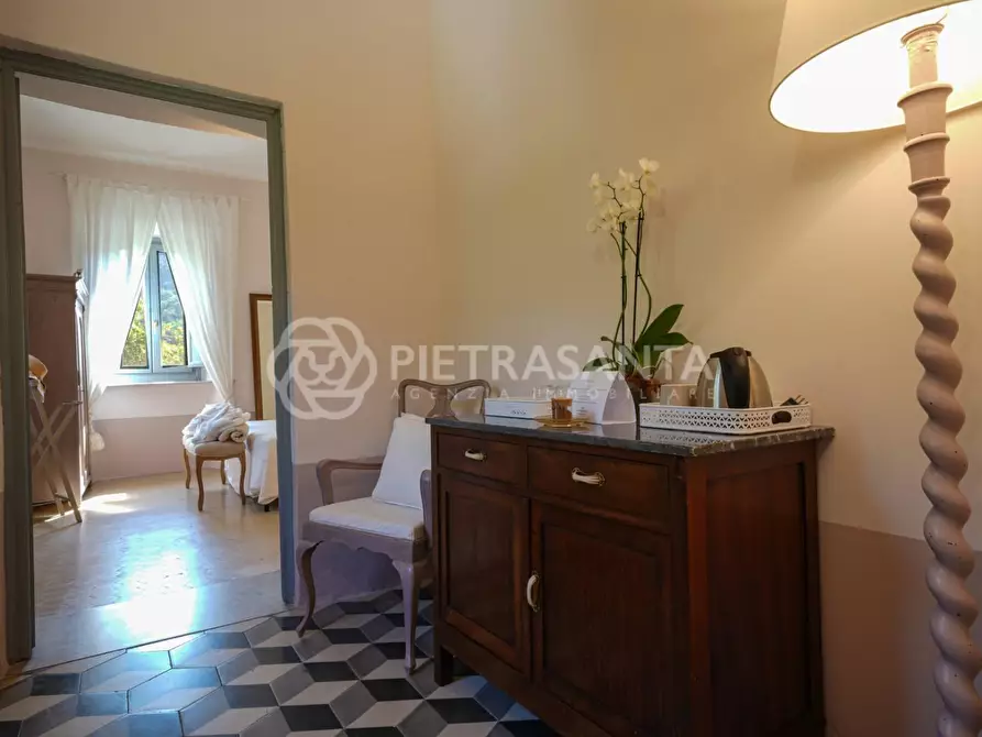 Immagine 51 di Villa in vendita  a Camaiore