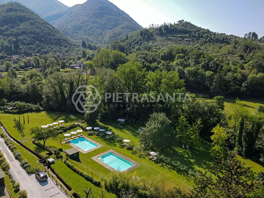 Immagine 23 di Villa in vendita  a Camaiore