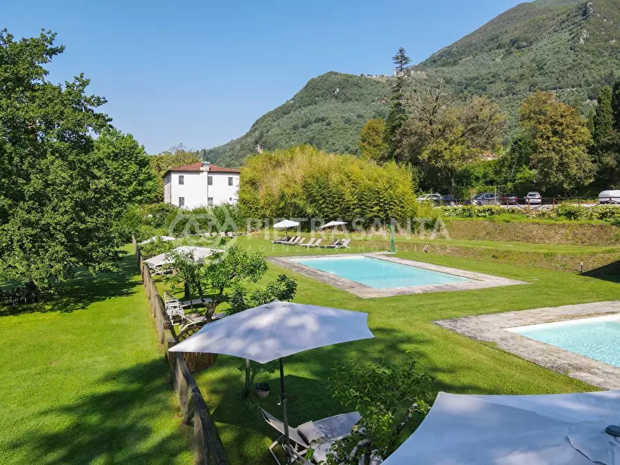 Immagine 25 di Villa in vendita  a Camaiore