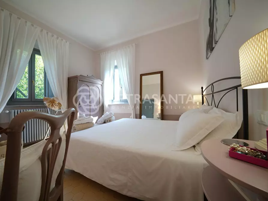Immagine 43 di Villa in vendita  a Camaiore