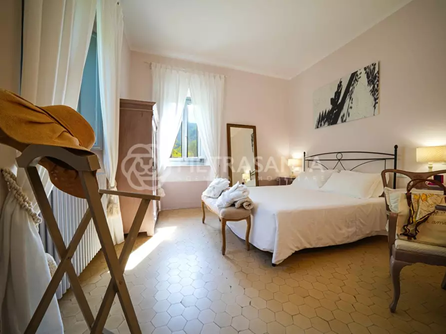Immagine 41 di Villa in vendita  a Camaiore
