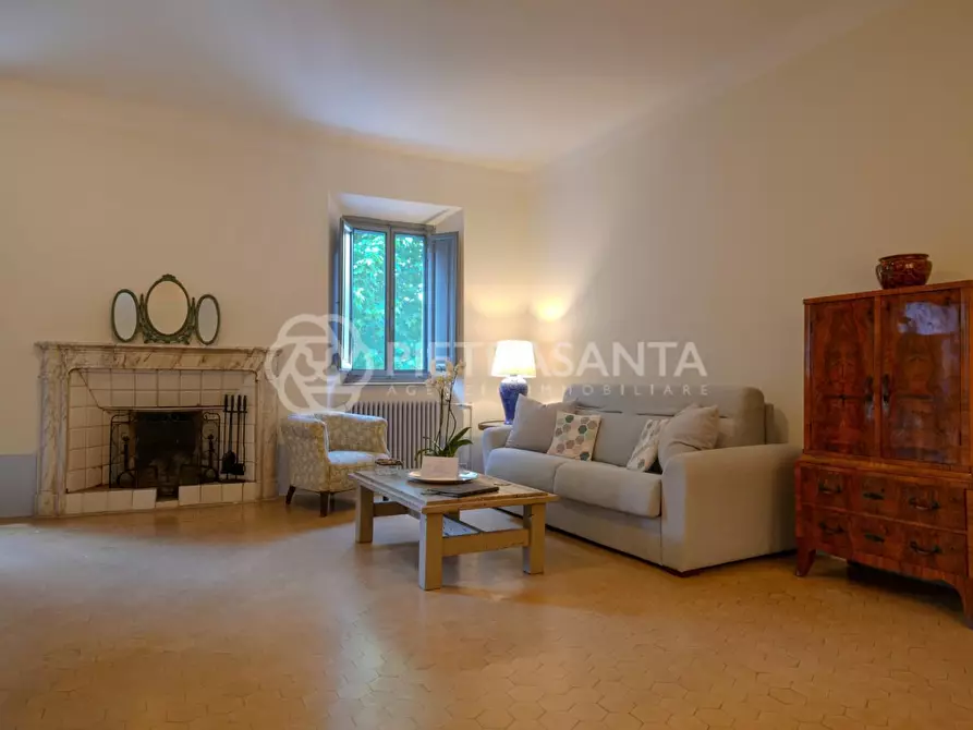 Immagine 34 di Villa in vendita  a Camaiore