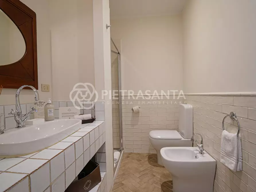 Immagine 55 di Villa in vendita  a Camaiore