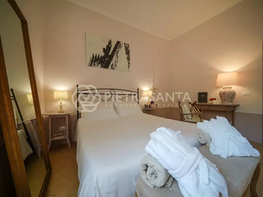 Immagine 45 di Villa in vendita  a Camaiore