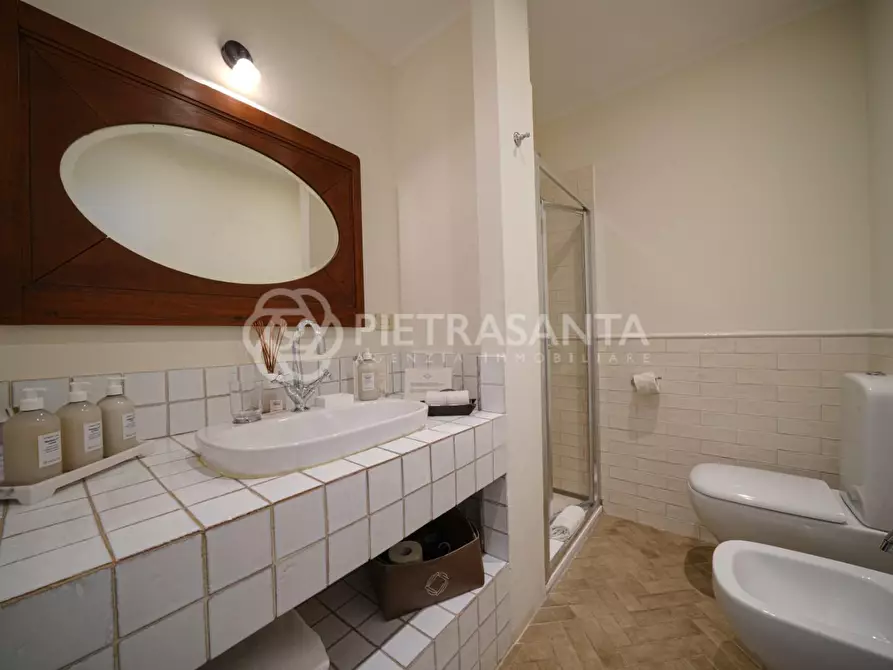 Immagine 53 di Villa in vendita  a Camaiore