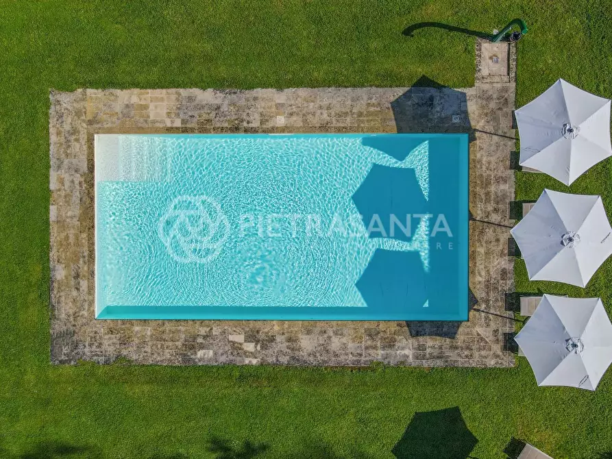 Immagine 8 di Villa in vendita  a Camaiore