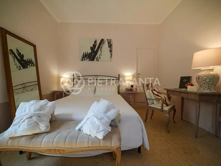 Immagine 35 di Villa in vendita  a Camaiore