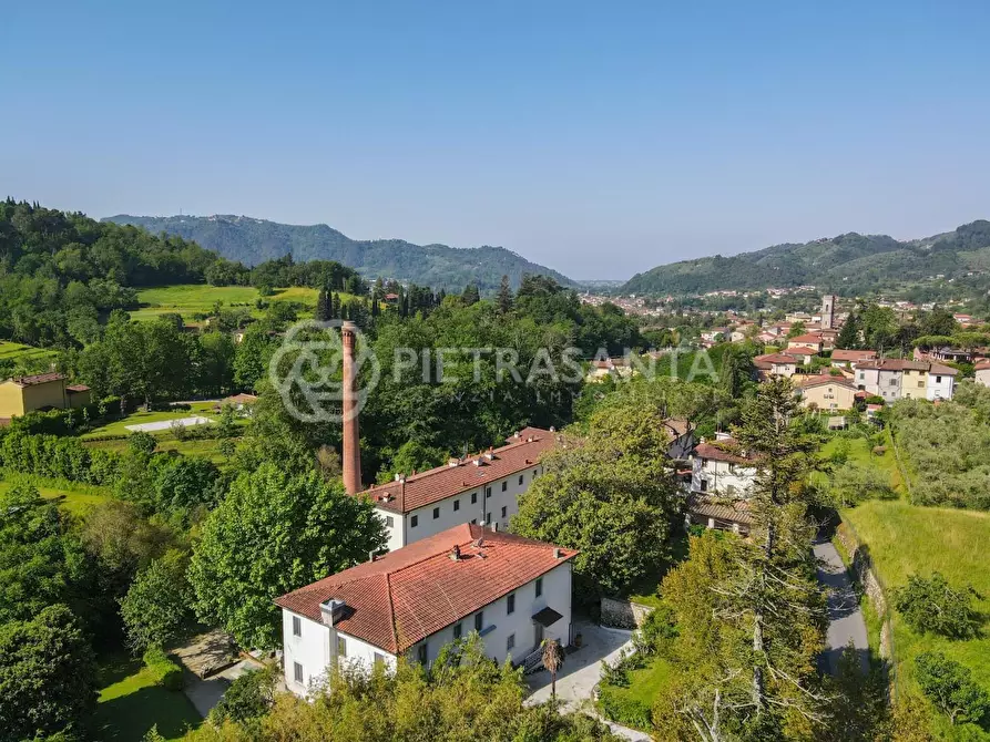 Immagine 22 di Villa in vendita  a Camaiore
