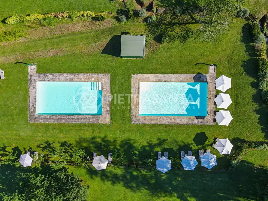 Immagine 6 di Villa in vendita  a Camaiore