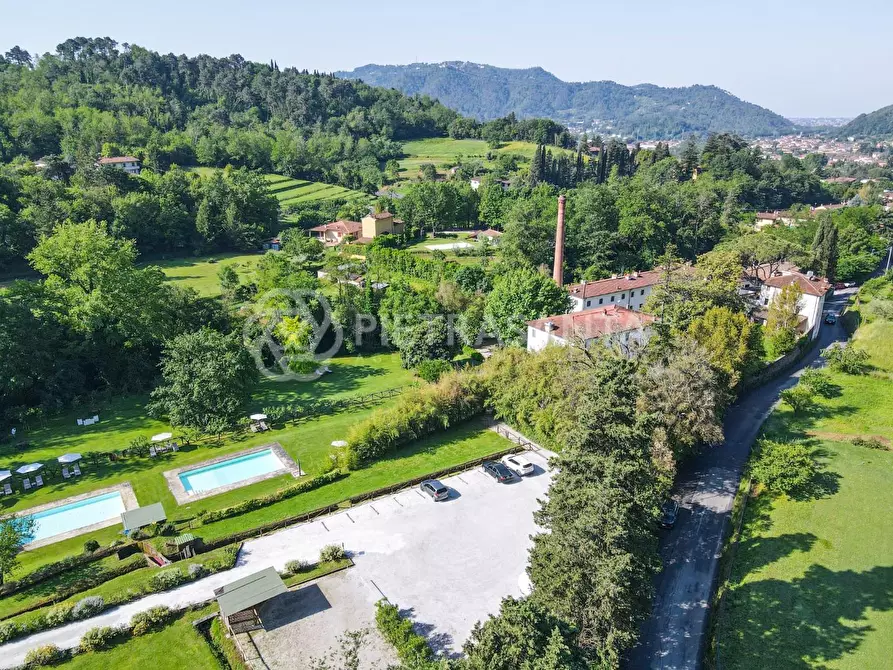 Immagine 15 di Villa in vendita  a Camaiore