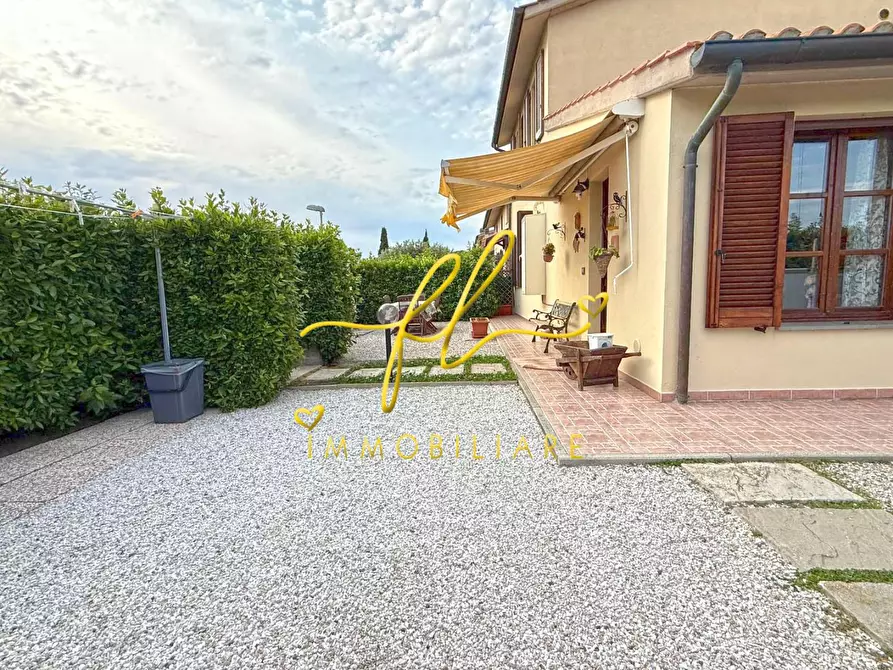 Immagine 21 di Appartamento in vendita  a Cecina