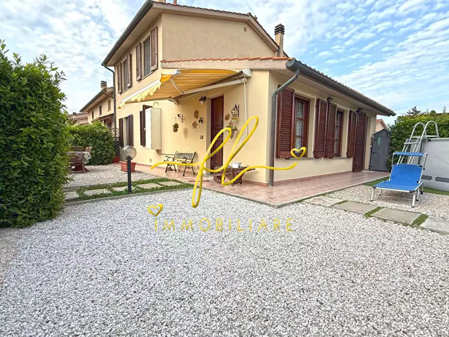 Immagine 22 di Appartamento in vendita  a Cecina