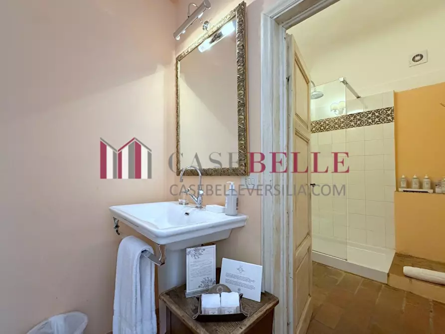 Immagine 30 di Immobile di prestigio in vendita  a Camaiore