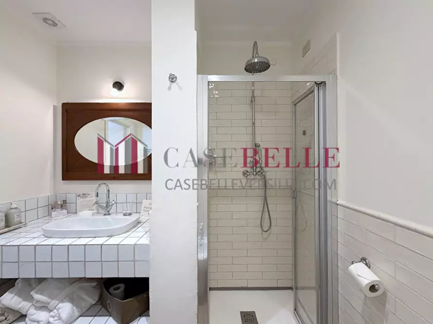 Immagine 86 di Immobile di prestigio in vendita  a Camaiore