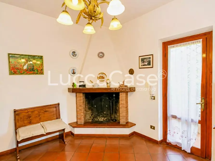 Immagine 2 di Casa indipendente in vendita  a Camaiore