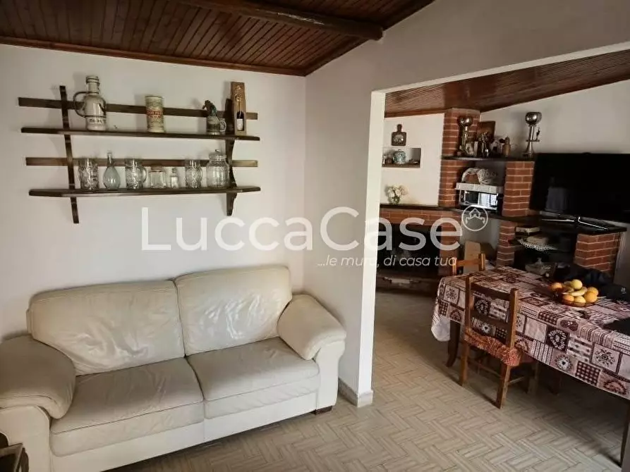 Immagine 17 di Casa indipendente in vendita  a Camaiore