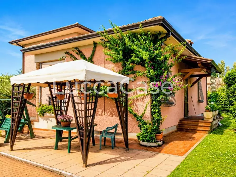Immagine 3 di Casa indipendente in vendita  a Camaiore