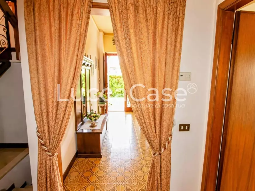 Immagine 10 di Casa indipendente in vendita  a Camaiore