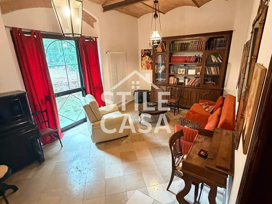 Immagine 26 di Villa in vendita  a Crespina Lorenzana