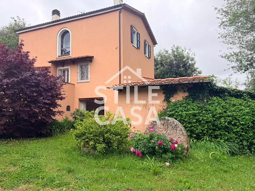 Immagine 2 di Villa in vendita  a Crespina Lorenzana