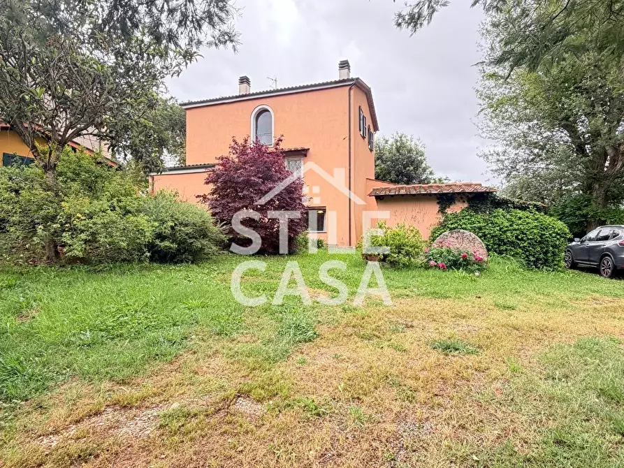 Immagine 47 di Villa in vendita  a Crespina Lorenzana