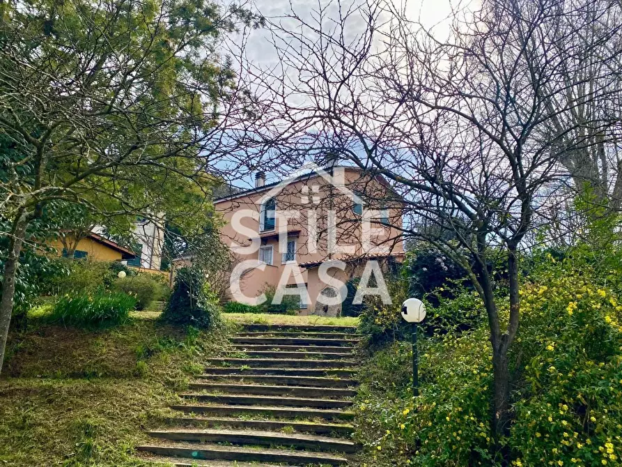 Immagine 1 di Villa in vendita  a Crespina Lorenzana