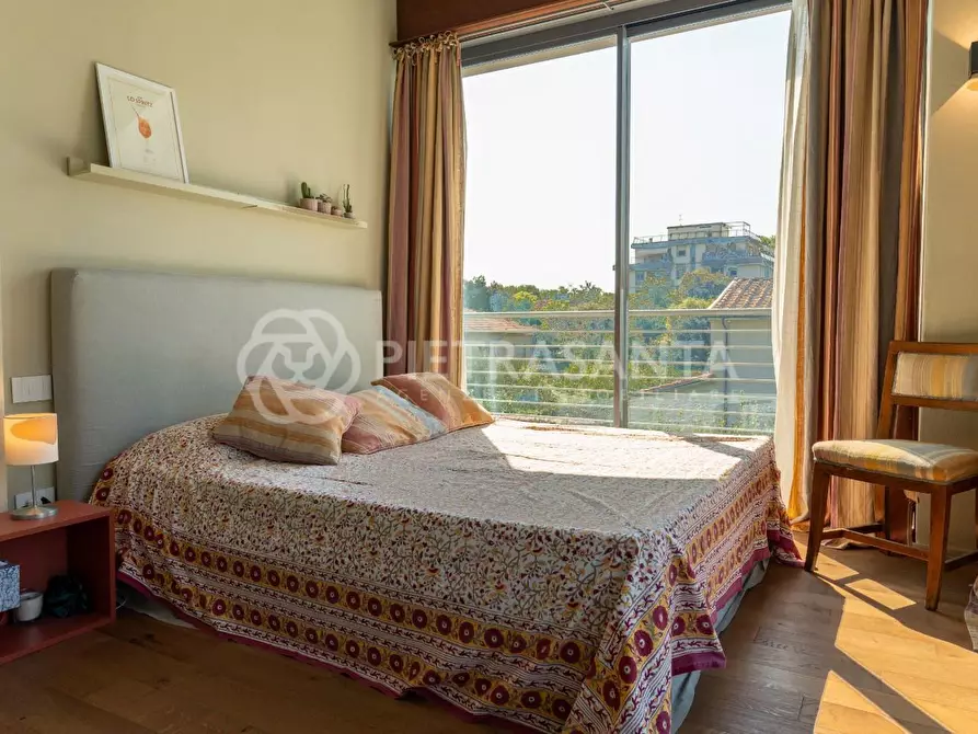 Immagine 18 di Villa in vendita  a Pietrasanta