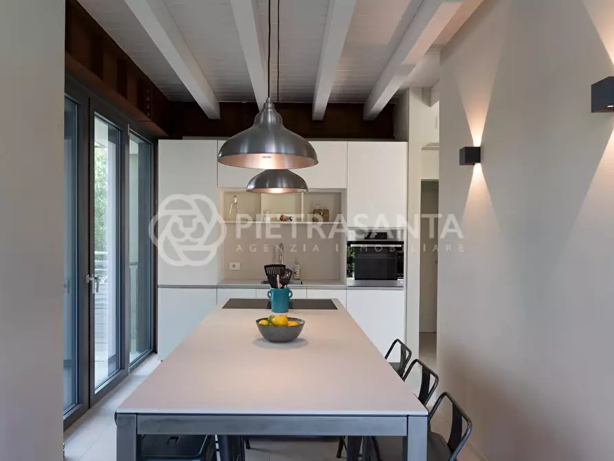 Immagine 12 di Villa in vendita  a Pietrasanta