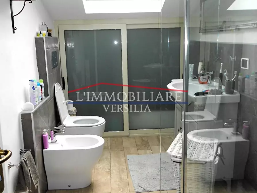 Immagine 22 di Casa bifamiliare in vendita  a Massa