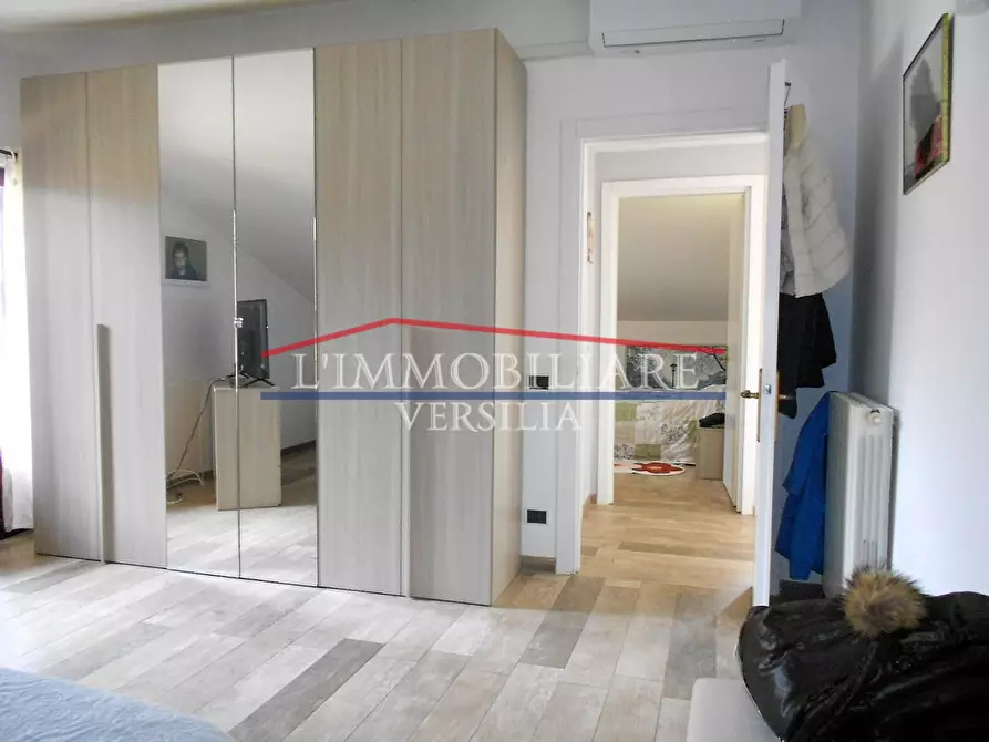 Immagine 29 di Casa bifamiliare in vendita  a Massa