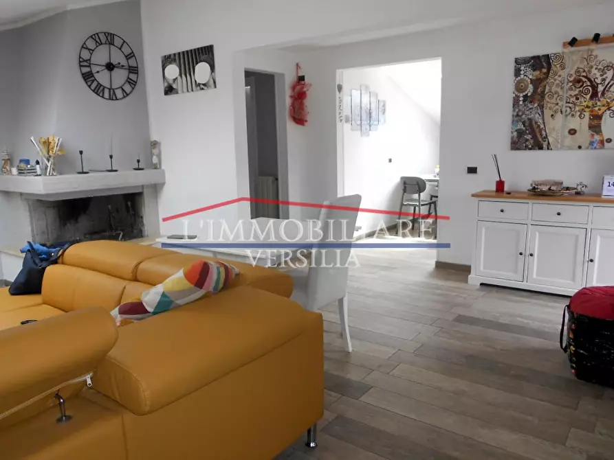 Immagine 9 di Casa bifamiliare in vendita  a Massa