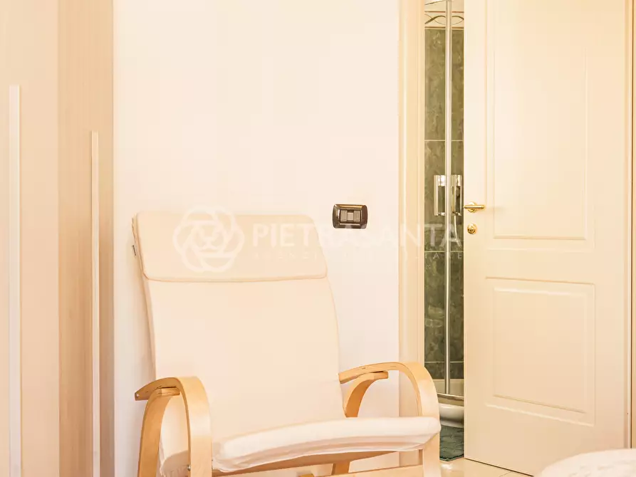Immagine 27 di Appartamento in vendita  a Viareggio