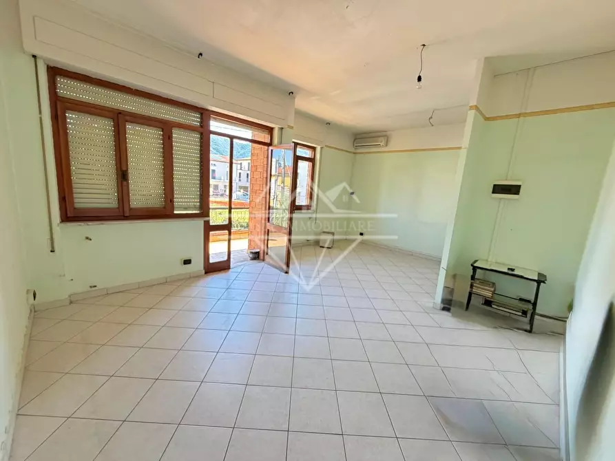 Immagine 4 di Appartamento in vendita  a Ortonovo