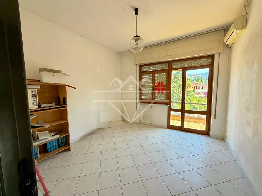 Immagine 12 di Appartamento in vendita  a Ortonovo