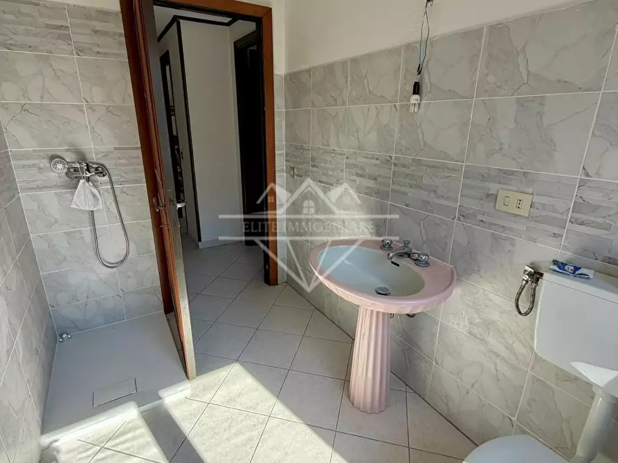 Immagine 6 di Appartamento in vendita  a Ortonovo