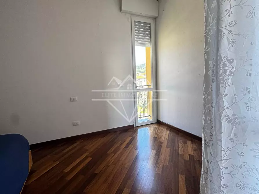 Immagine 9 di Appartamento in vendita  a Carrara