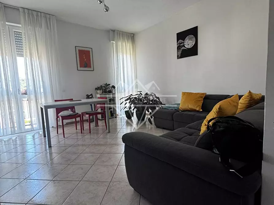 Immagine 2 di Appartamento in vendita  a Carrara