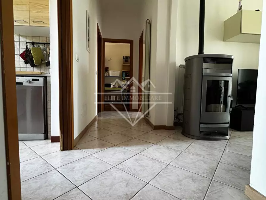 Immagine 4 di Appartamento in vendita  a Carrara