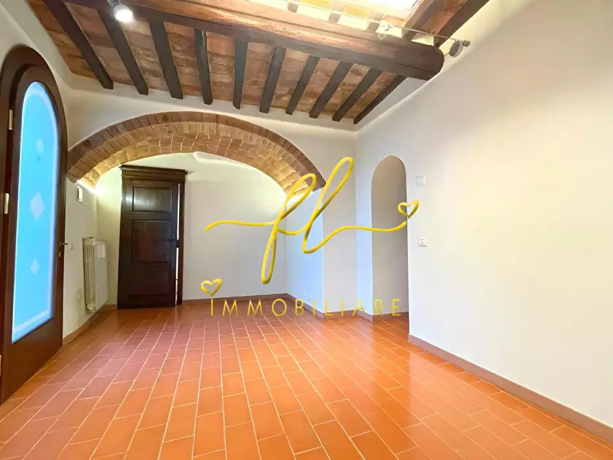 Immagine 2 di Appartamento in vendita  a Pomarance