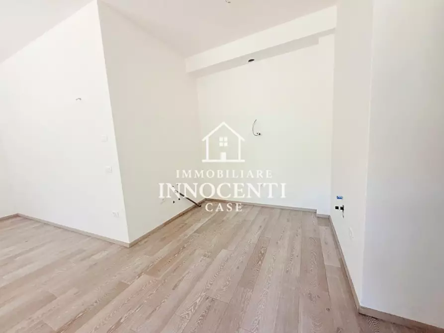 Immagine 5 di Appartamento in vendita  a Massa