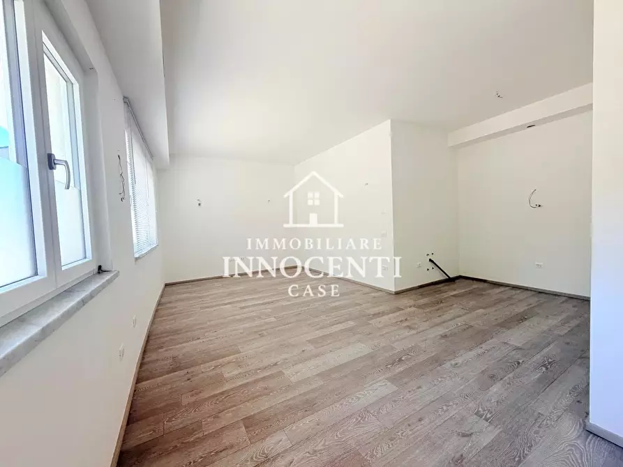 Immagine 3 di Appartamento in vendita  a Massa