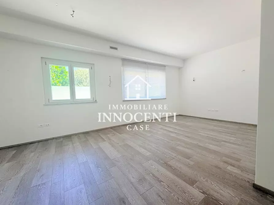 Immagine 2 di Appartamento in vendita  a Massa