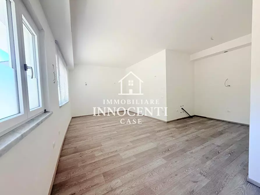 Immagine 1 di Appartamento in vendita  a Massa