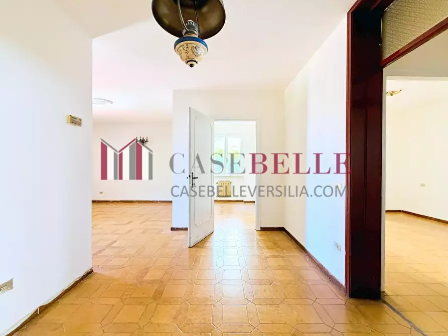 Immagine 11 di Appartamento in vendita  a Camaiore