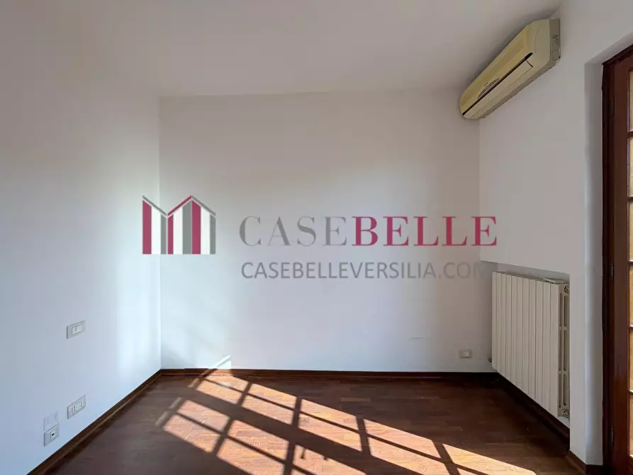 Immagine 20 di Casa bifamiliare in vendita  a Pietrasanta