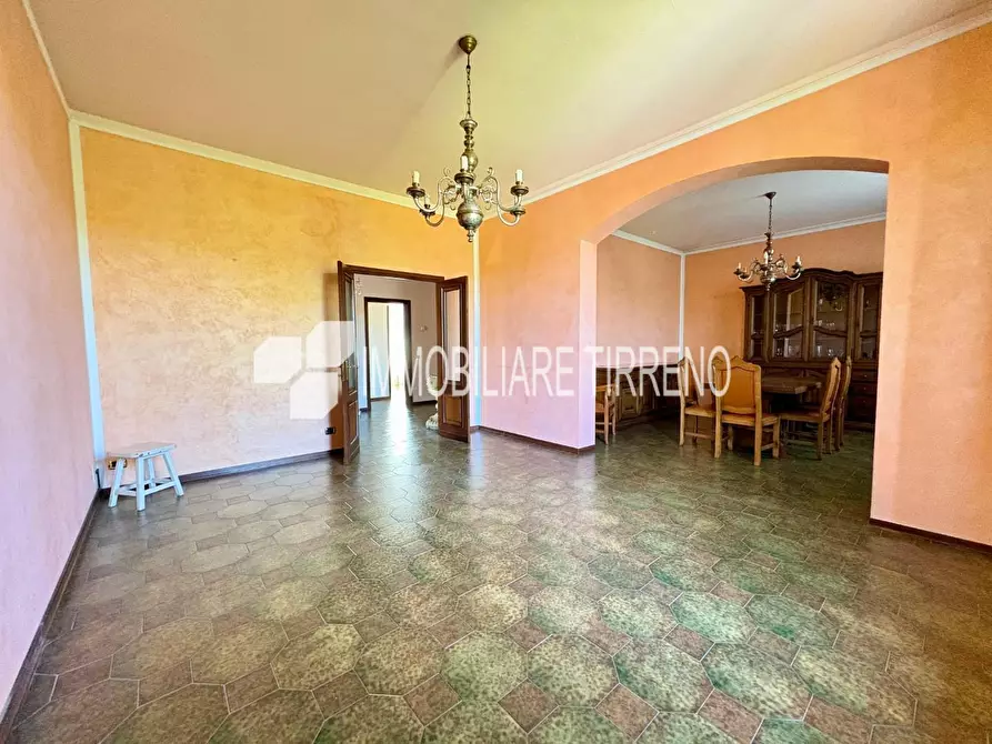 Immagine 4 di Appartamento in vendita  a Massa