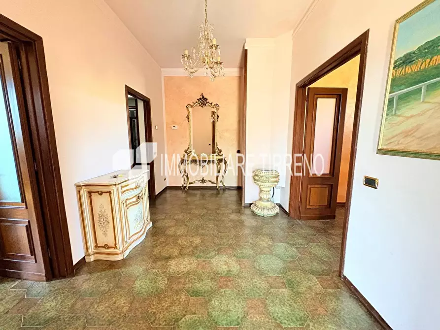 Immagine 3 di Appartamento in vendita  a Massa