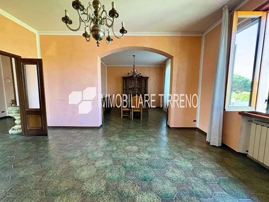 Immagine 5 di Appartamento in vendita  a Massa